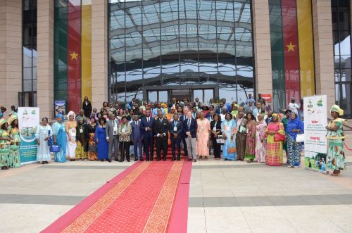 <strong>Cameroun : parlement et gouvernement en concertation pour uniformiser un cadre juridique de gestion foncière efficace.</strong> <strong>Cameroun : parlement et gouvernement en concertation pour uniformiser un cadre juridique de gestion foncière efficace.</strong>