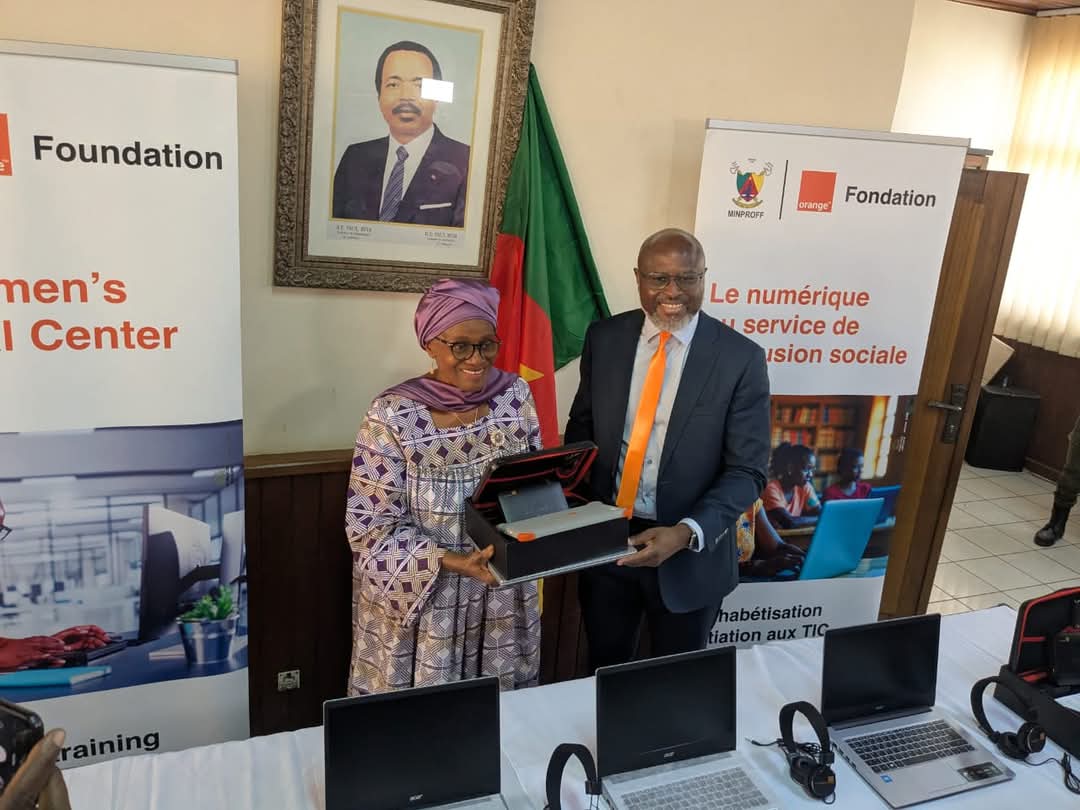 Inclusion sociale et insertion de la jeune fille: la Fondation Orange Cameroun offre des équipements informatiques d’une valeur de 30 millions de Fcfa au gouvernement.